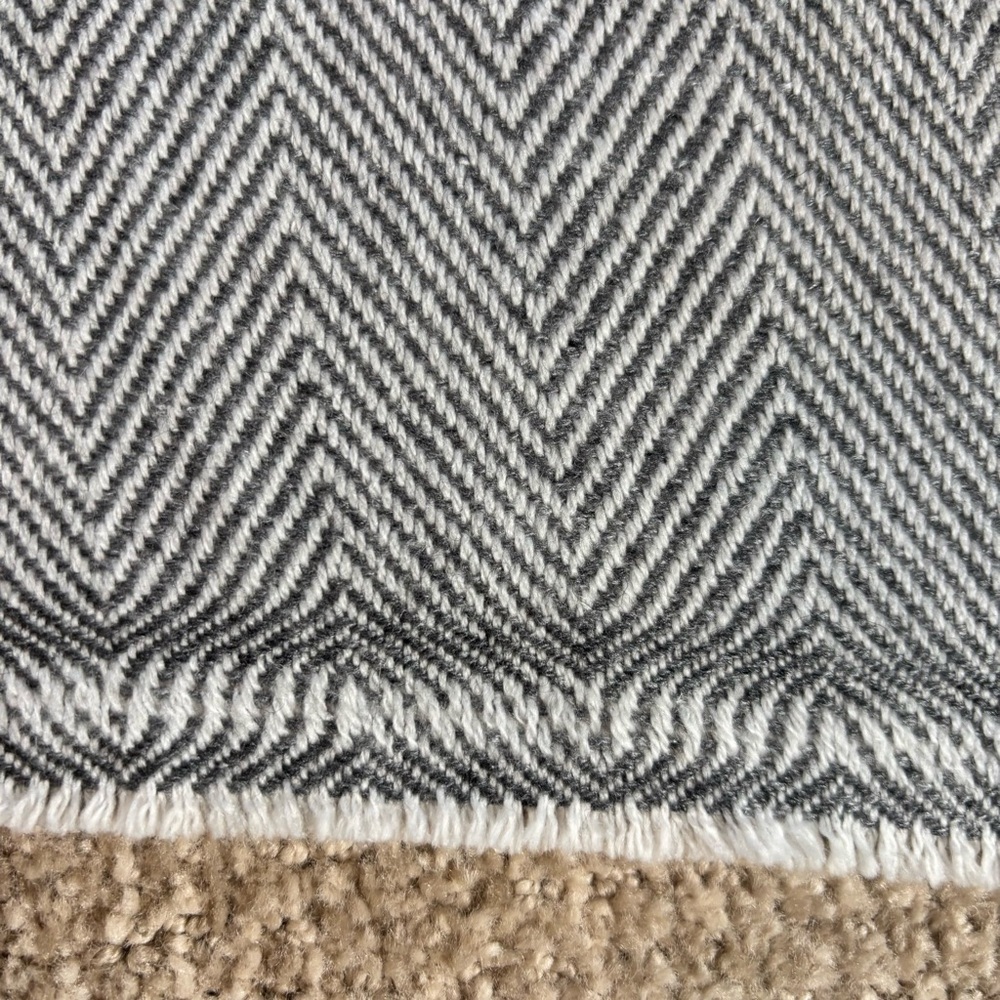 Cashmere Wool Chevron Scarf - New​ - Picture 3 of 6